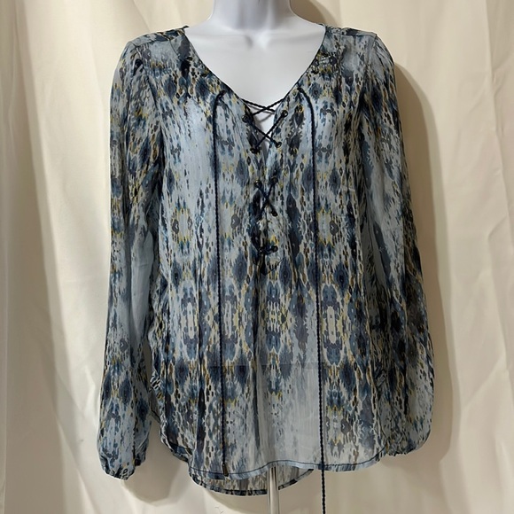 Jessica Simpson Woman’s Size Medium Blue Pattern Long Sleeve Sheer Fabric Blouse - Picture 1 of 10